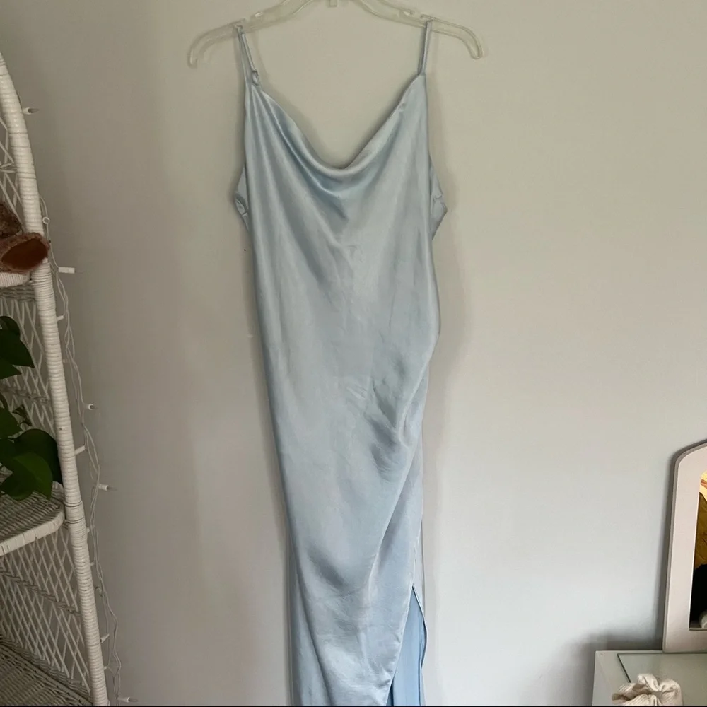 🌸Hey Girl Long Satin Cowl Neck Dress - Picture 4 of 15